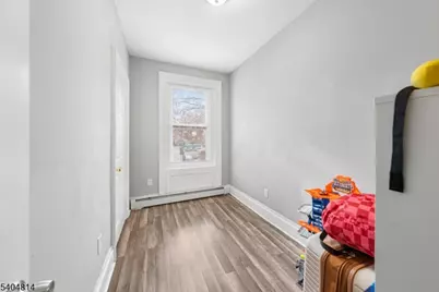 267 6th Ave W, Newark, NJ 07107 - Photo 11