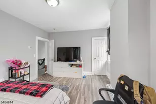 267 6th Ave W, Newark, NJ 07107 - Photo 7