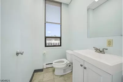 1 Lethbridge Plz, Mahwah, NJ 07430 - Photo 9