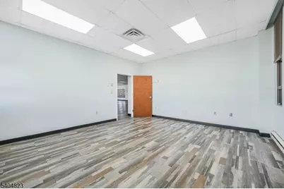 1 Lethbridge Plz, Mahwah, NJ 07430 - Photo 11