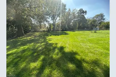 9 Holly Rd, Woodbridge Township, NJ 08830 - Photo 3