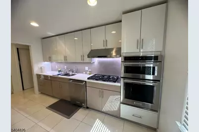 9 Holly Rd, Woodbridge Township, NJ 08830 - Photo 11