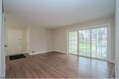 22 Amberly Ct, Franklin Township, NJ 08823 - Photo 5