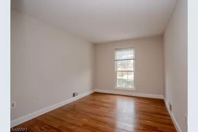 22 Amberly Ct, Franklin Township, NJ 08823 - Photo 15