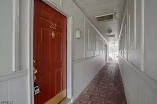 22 Amberly Ct, Franklin Township, NJ 08823 - Photo 3