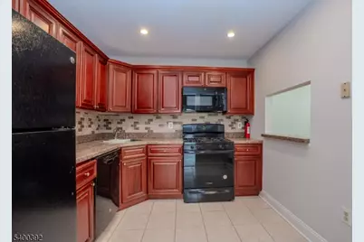 22 Amberly Ct, Franklin Township, NJ 08823 - Photo 11