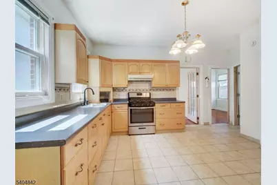 210 Maple Ave, Linden, NJ 07036 - Photo 13