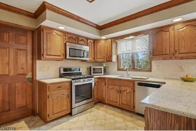 32 Nancy Terrace, Washington Township, NJ 07853 - Photo 7