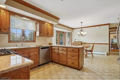 32 Nancy Terrace, Washington Township, NJ 07853 - Photo 9