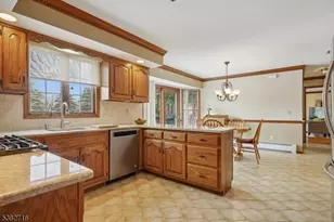 32 Nancy Terrace, Washington Township, NJ 07853 - Photo 9