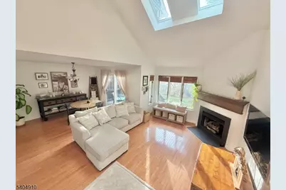 13 Mission Hills Rd, Clinton Township, NJ 08801 - Photo 3