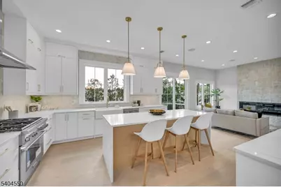 7 Canterbury Ln, Millburn, NJ 07078 - Photo 9