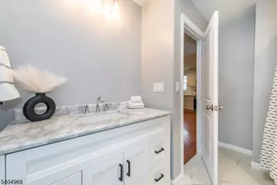 2210 Stecher Ave, Union Township, NJ 07083 - Photo 17