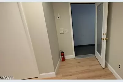 16 W Elizabeth Ave, Linden, NJ 07036 - Photo 5