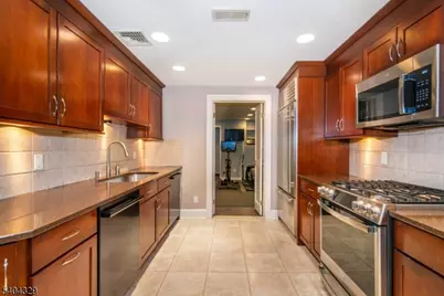 112 Heller Way, Montclair Twp., NJ 07043 - Photo 35