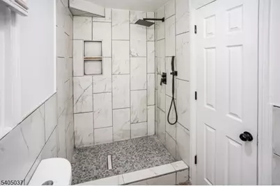 11 Ellington St, East Orange, NJ 07017 - Photo 15