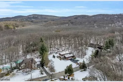 359 Hillview Ter, Franklin Lakes, NJ 07417 - Photo 41