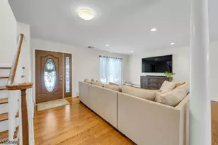 359 Hillview Terrace, Franklin Lakes, NJ 07417 - Photo 5