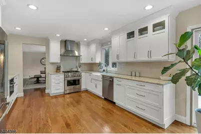 359 Hillview Ter, Franklin Lakes, NJ 07417 - Photo 7