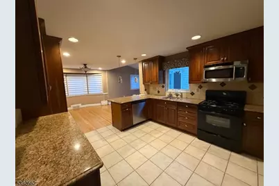 365 Broadwell Ave, Union Township, NJ 07083 - Photo 9