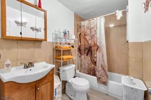 25 Oak St, Paterson, NJ 07501 - Photo 7