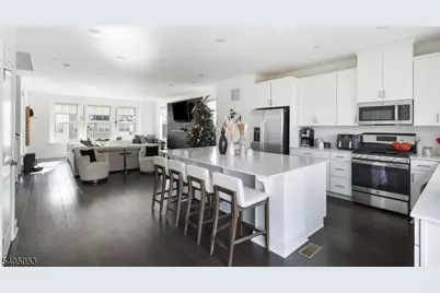 10 Dorchester Ln #10, East Hanover Township, NJ 07936 - Photo 5