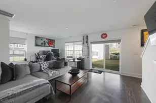 10 Dorchester Ln, East Hanover Township, NJ 07936 - Photo 19