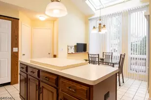 33 Stone Row Ln, Jefferson Township, NJ 07438 - Photo 7