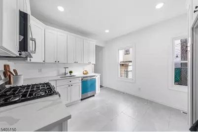 322 Court St, Elizabeth, NJ 07206 - Photo 3