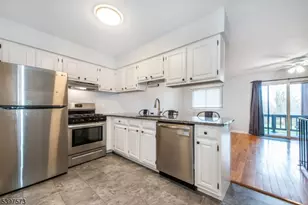 10 Augusta Dr, Vernon, NJ 07462 - Photo 1