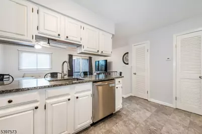 10 Augusta Dr #9, Vernon, NJ 07462 - Photo 3