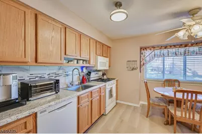 806 Robin Rd, Hillsborough Township, NJ 08844 - Photo 15