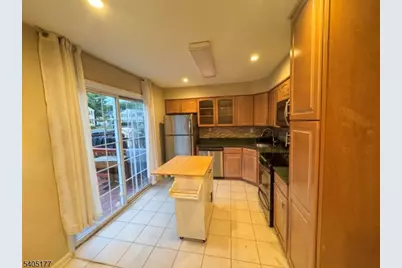 10 Mochen Ct, Sayreville, NJ 08872 - Photo 5