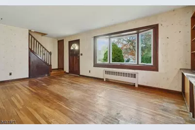 404 Burroughs Ter, Union Township, NJ 07083 - Photo 3