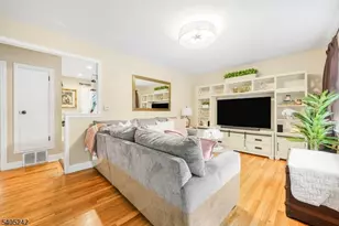 46 Barbara Dr, Pompton Lakes, NJ 07442 - Photo 5