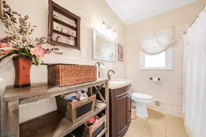 46 Barbara Dr, Pompton Lakes, NJ 07442 - Photo 15