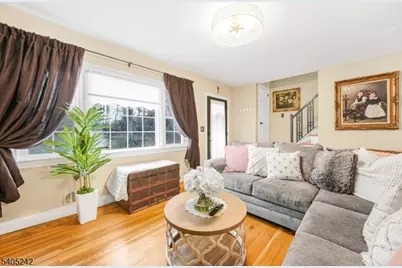 46 Barbara Dr, Pompton Lakes, NJ 07442 - Photo 3