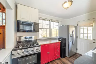 53 Laurel Dr, Wayne, NJ 07470 - Photo 11