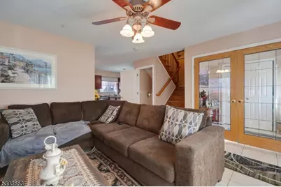 13 Val Sumo Ln, Newark, NJ 07105 - Photo 3