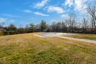 11 Dartmouth Ave, Bridgewater, NJ 08807 - Photo 21