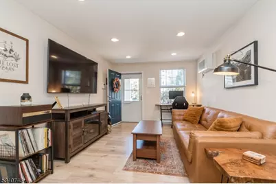 103 Woodcrest Dr, Morris Township, NJ 07960 - Photo 1