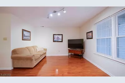 402 Hunt Dr, Holland Township, NJ 08848 - Photo 7