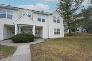 402 Hunt Dr, Holland Township, NJ 08848 - Photo 1