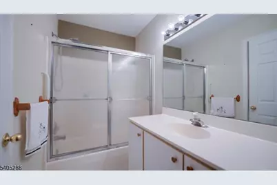 402 Hunt Dr, Holland Township, NJ 08848 - Photo 17