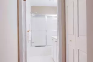 402 Hunt Dr, Holland Township, NJ 08848 - Photo 19