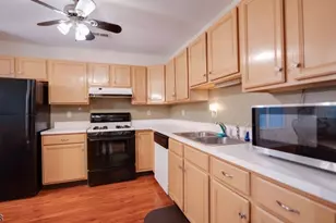 402 Hunt Dr, Holland Township, NJ 08848 - Photo 9