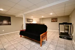 137 Byrne St, Hackensack, NJ 07601 - Photo 23