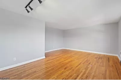 16 F Parkway Village #F, Cranford Township, NJ 07016 - Photo 7