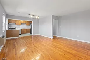 16 F Parkway Village, Cranford Township, NJ 07016 - Photo 3