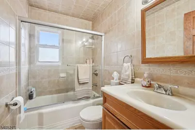 132 Linden Rd, Wayne Twp., NJ 07470 - Photo 13